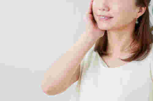 肌のきれいな女性の画像