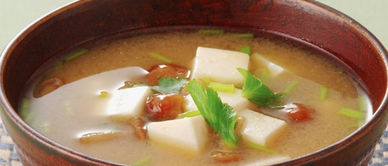 なめこと豆腐の味噌汁