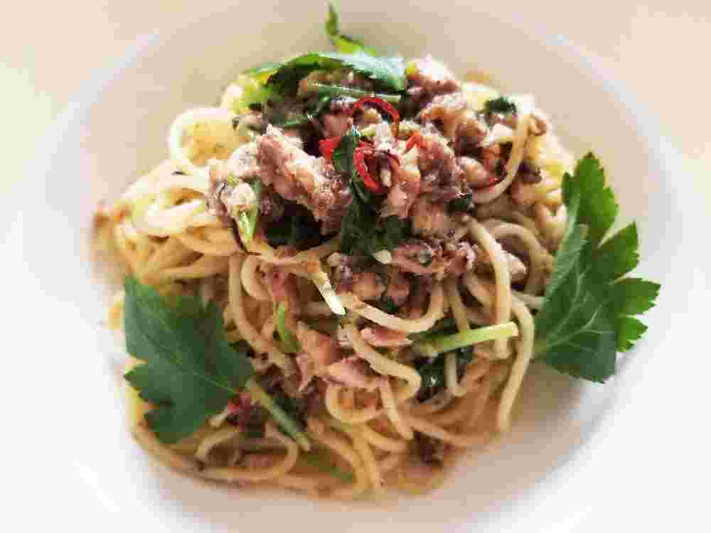 オイルサーディンとみつばの和風パスタ