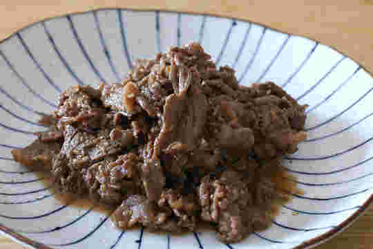 お皿に盛ったプルコギビーフ
