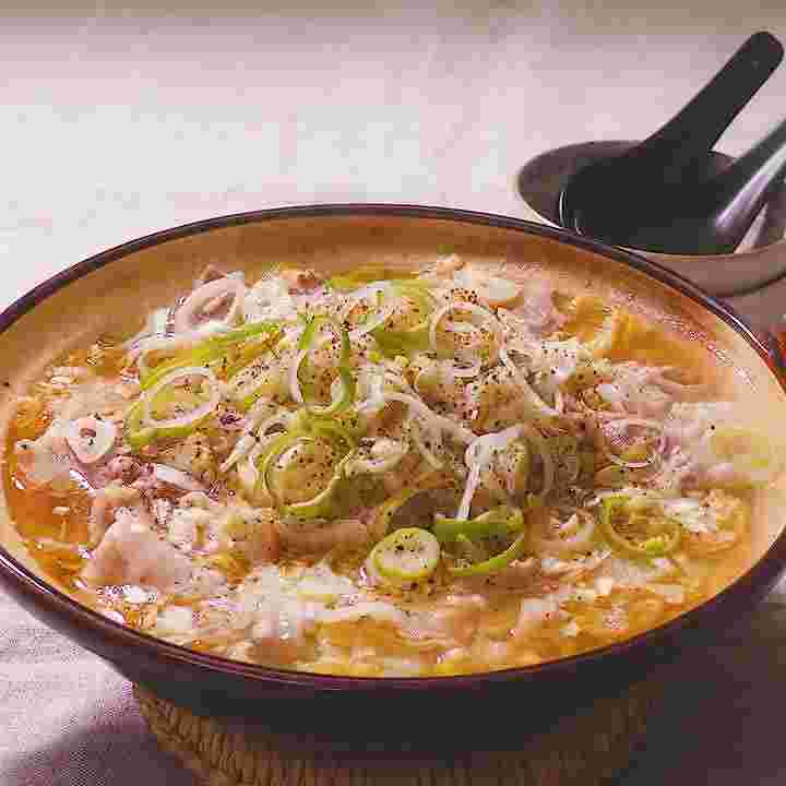 白菜とバラ肉でねぎ豚の塩レモン鍋