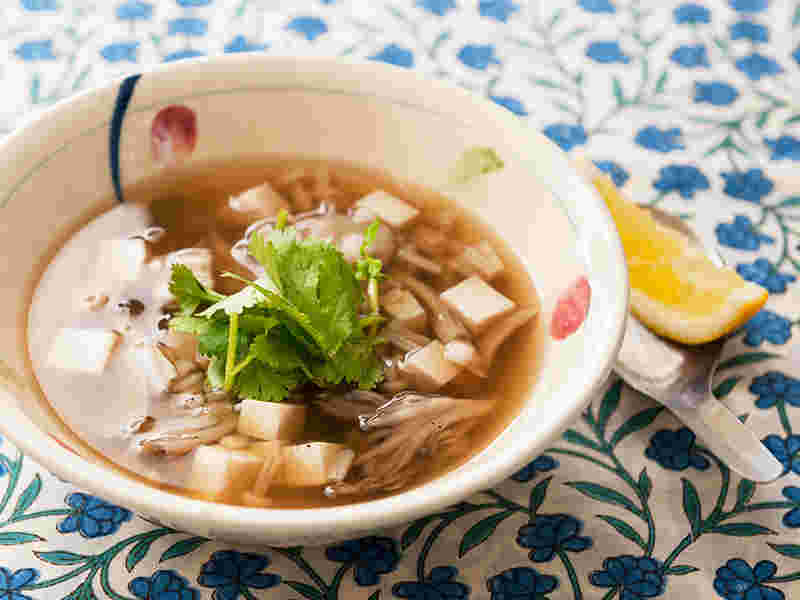 舞茸と豆腐のスープ