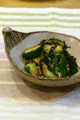 塩昆布とごま油のたたききゅうり