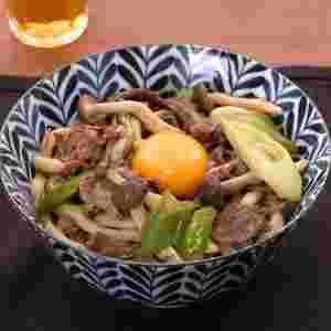 牛肉としめじのすき焼き風うどん