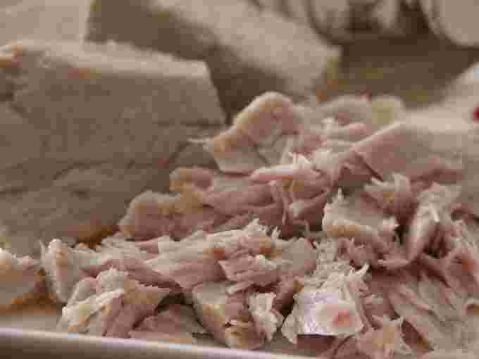 ツナ缶のツナはマグロから作られる