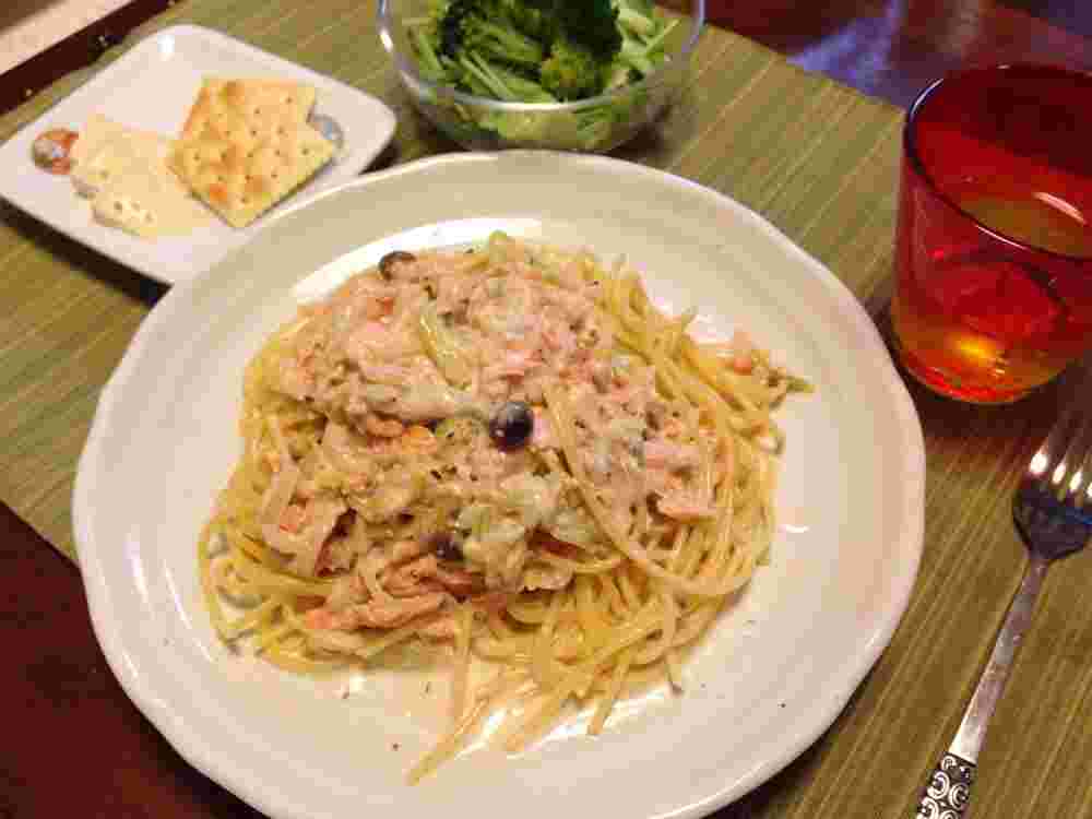 キャベツと鮭のクリームパスタ