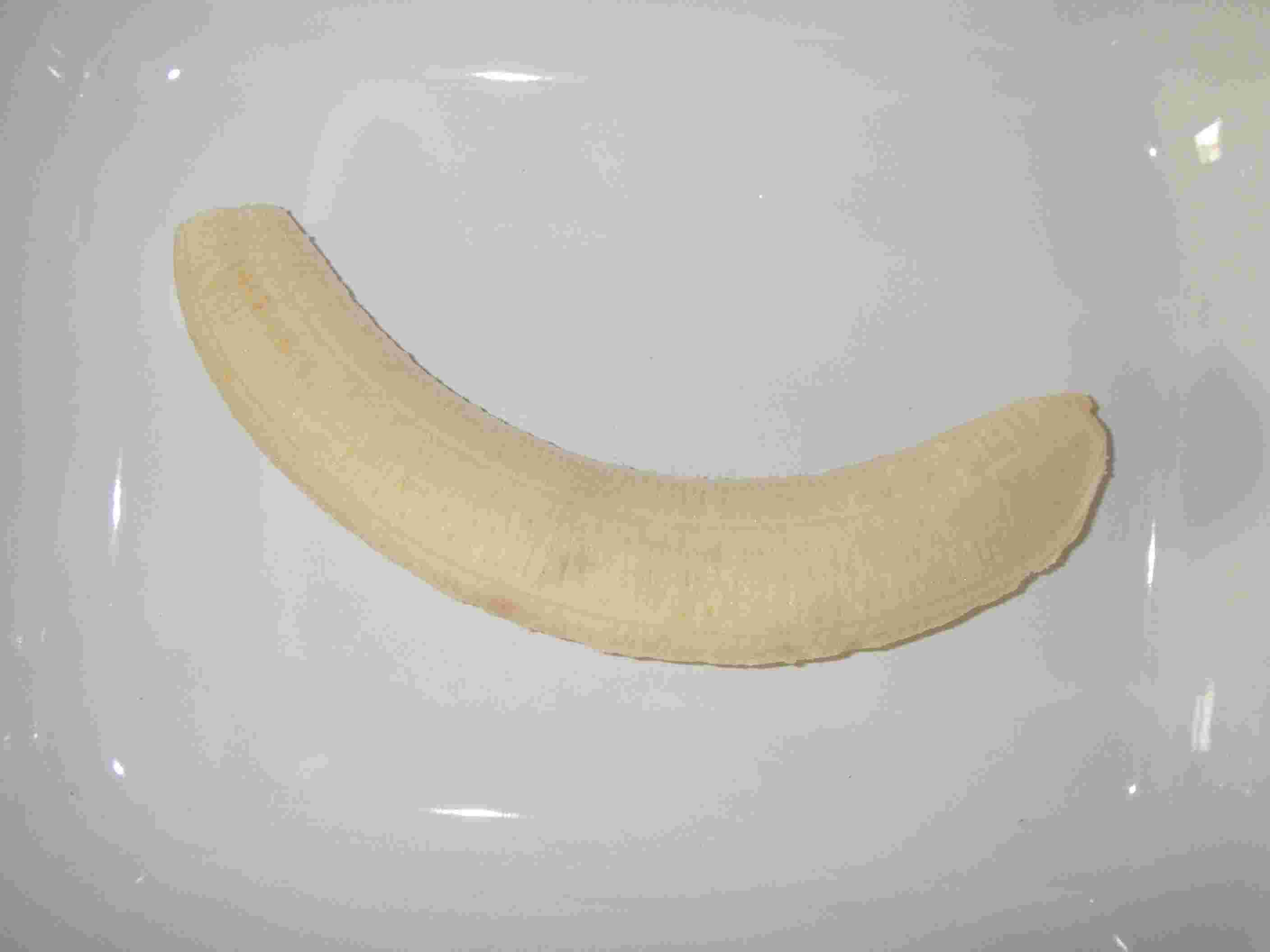 バナナの皮をむいた状態の物