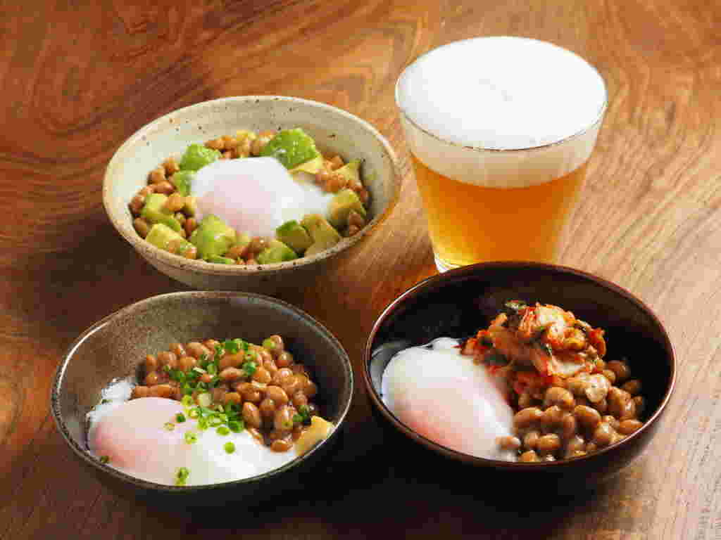 ビールと納豆の画像