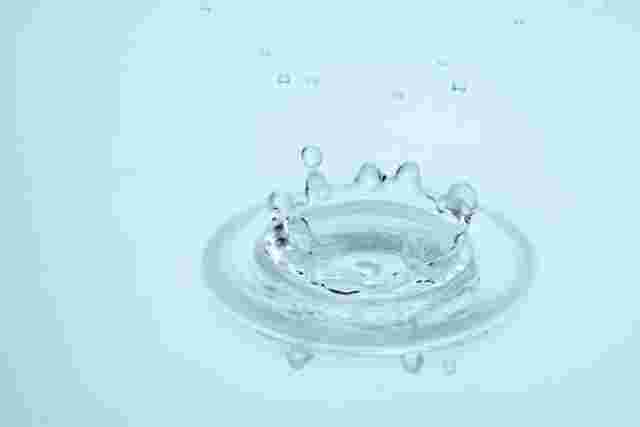 水が跳ねているイメージ