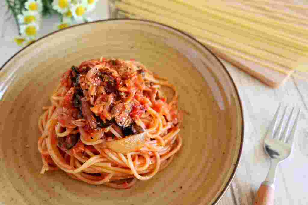 ツナとトマトとオリーブのパスタ