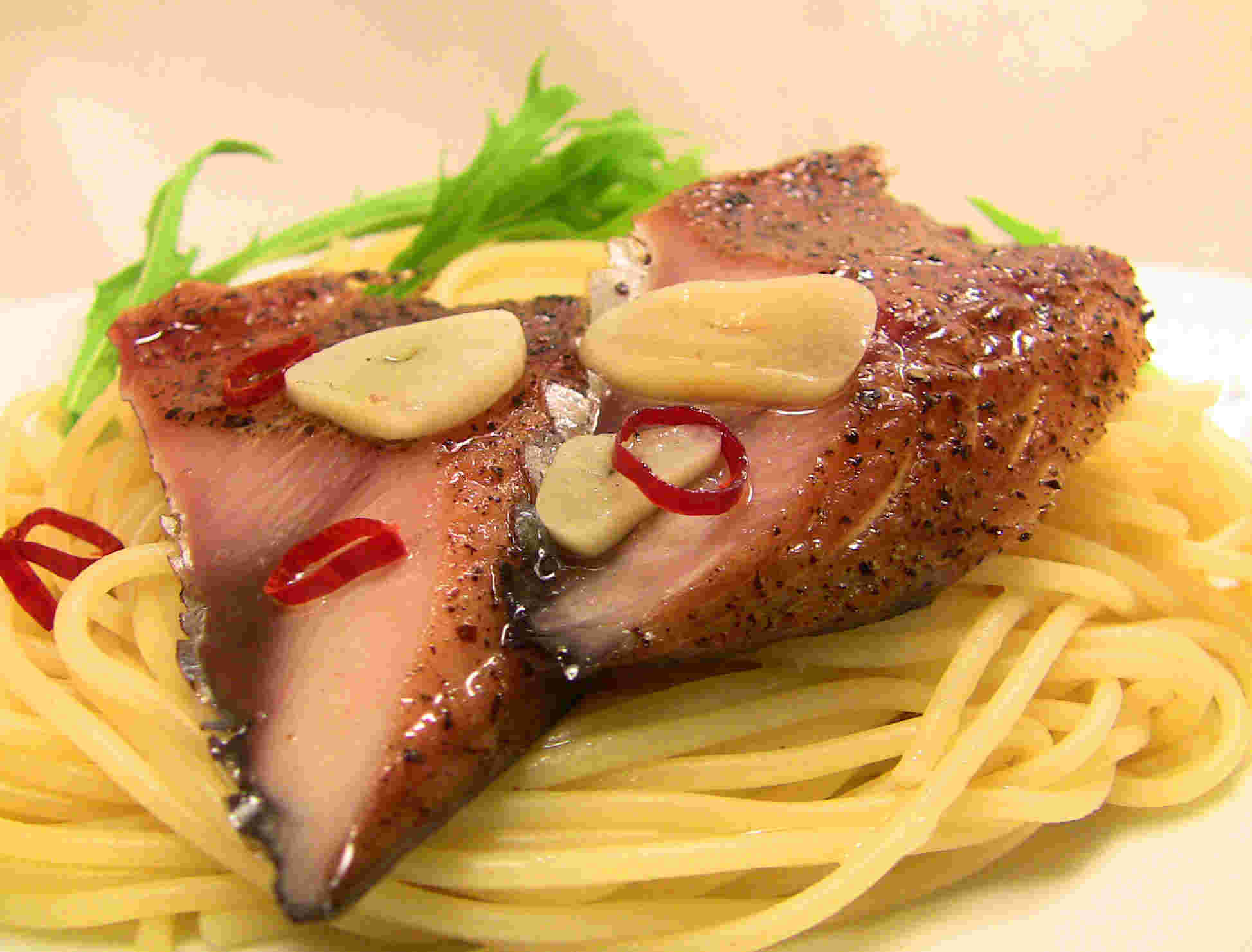 ごまさばのスモーク ガーリックオイル漬けのパスタの紹介