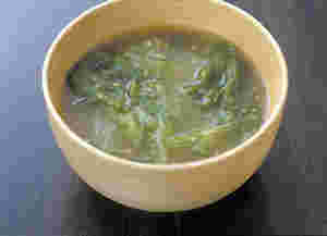レタスの味噌汁画像
