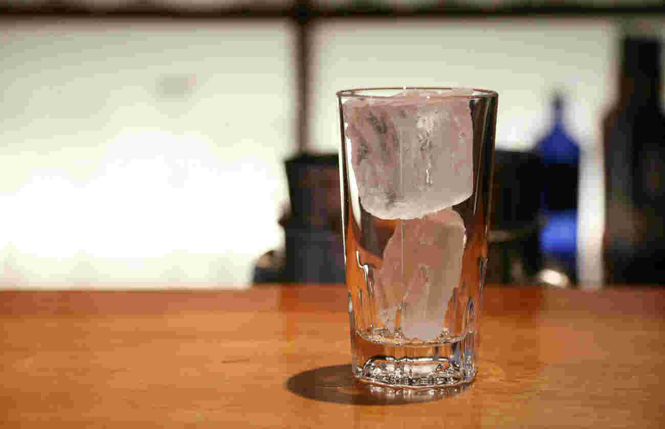 グラスと氷