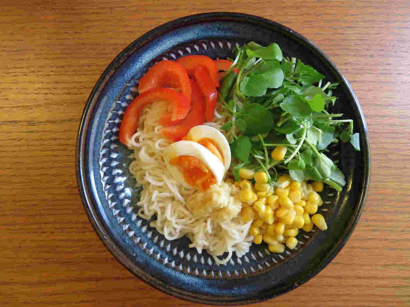 冷やしラーメンを上から見た画像