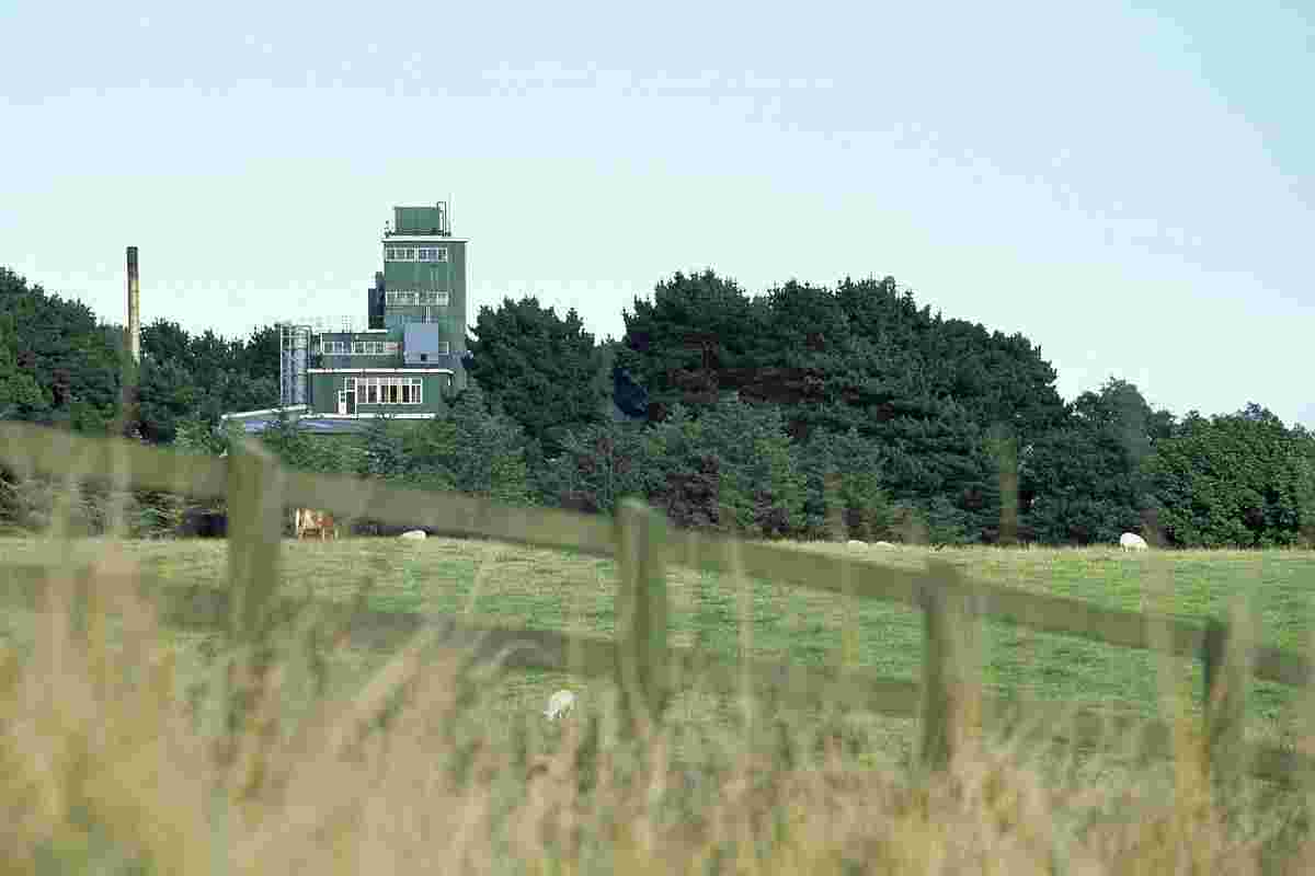 カネマラが製造されるクーリー蒸留所の全景