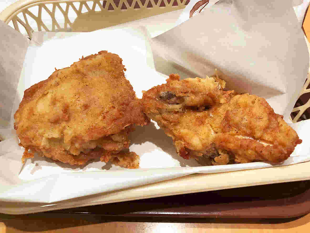 イートインのフライドチキン
