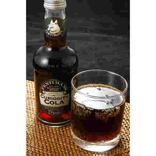 キュリオスティコーラ