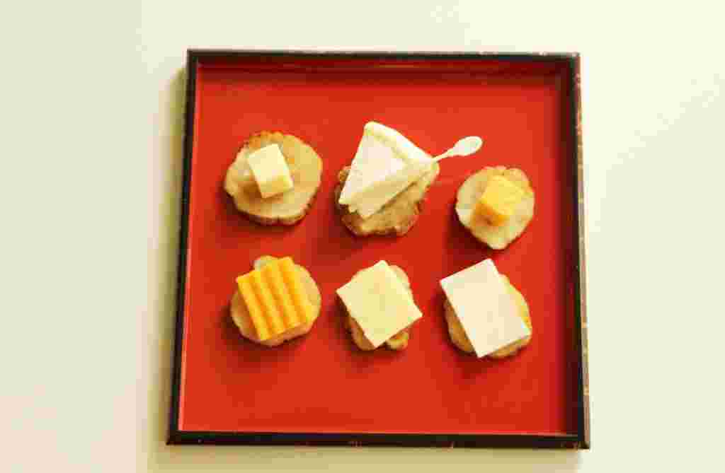 いぶりがっこに6種類のチーズをトッピング