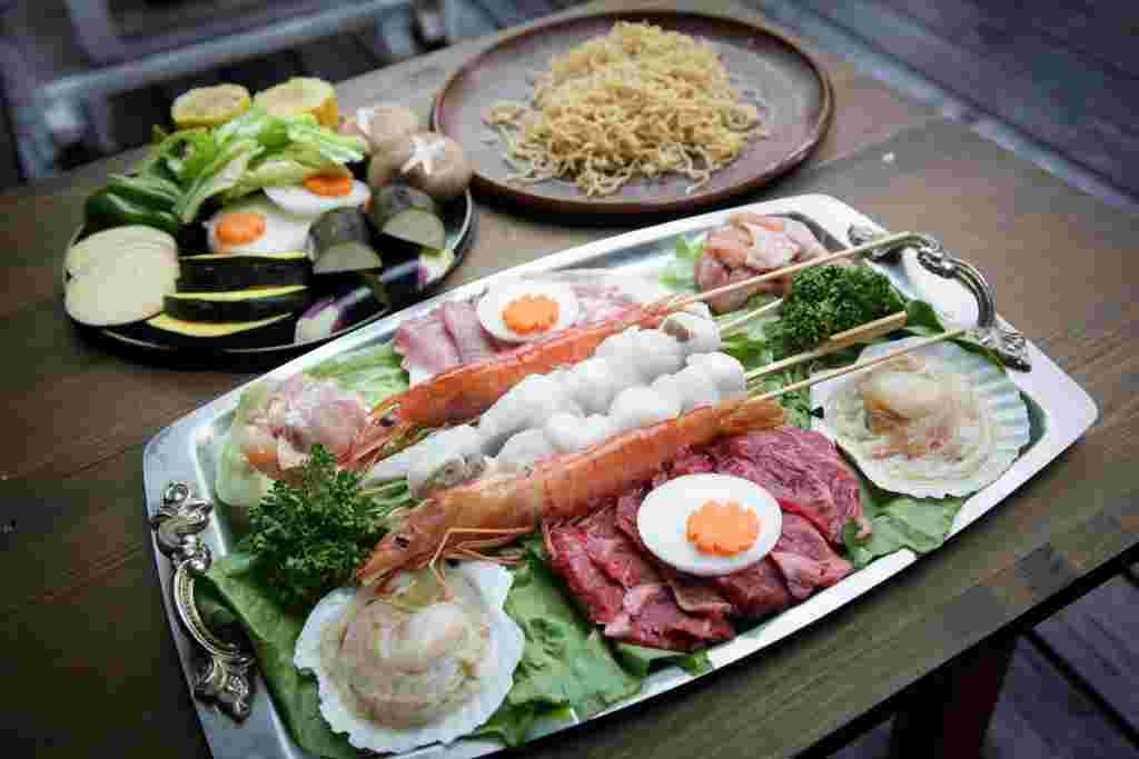 肉・魚介・野菜・焼きそばのセット
