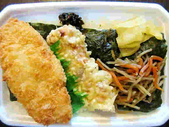 ほっともっとののり弁当の様子