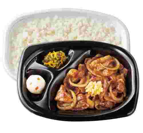 しっかりと味付けされたほっともっとのしょうが焼き弁当の様子