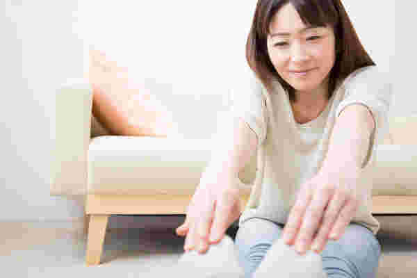 ストレッチする女性