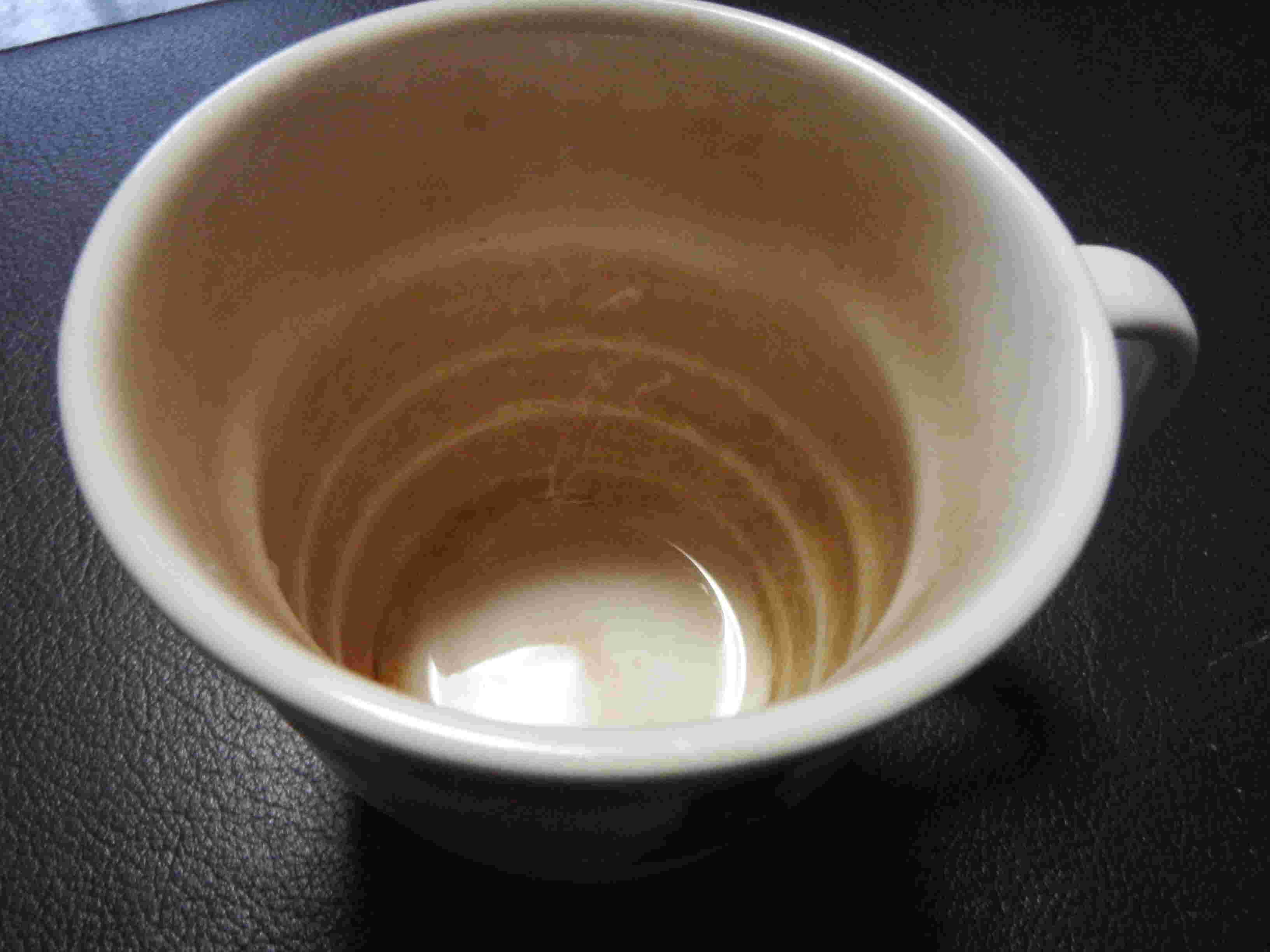 カップについた茶渋の様子