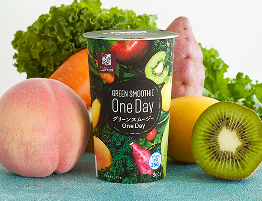 グリーンスムージーともも、キウイなどの野菜や果物
