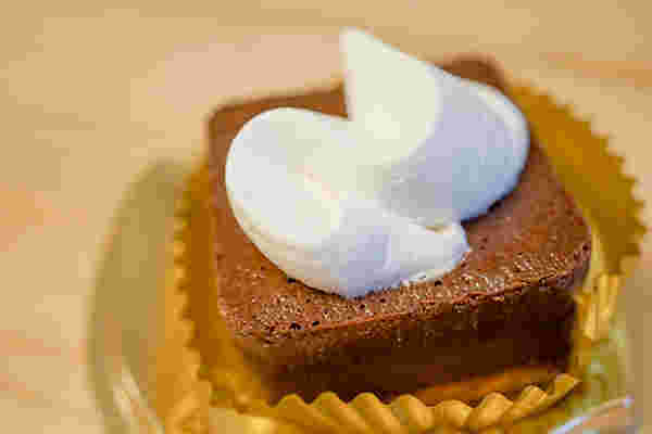 テリーヌ・ガトーショコラをパッケージから出したところ