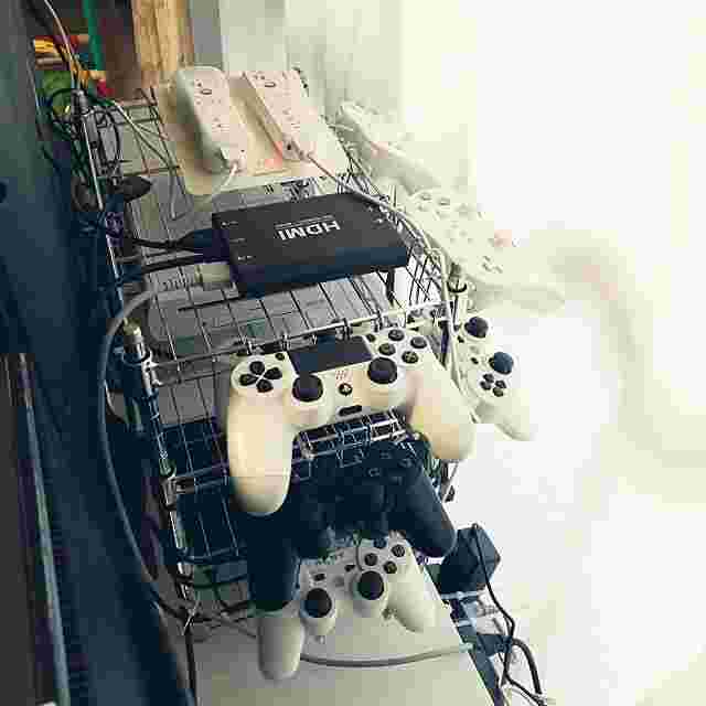 ゲーム類を収納したスチールラック