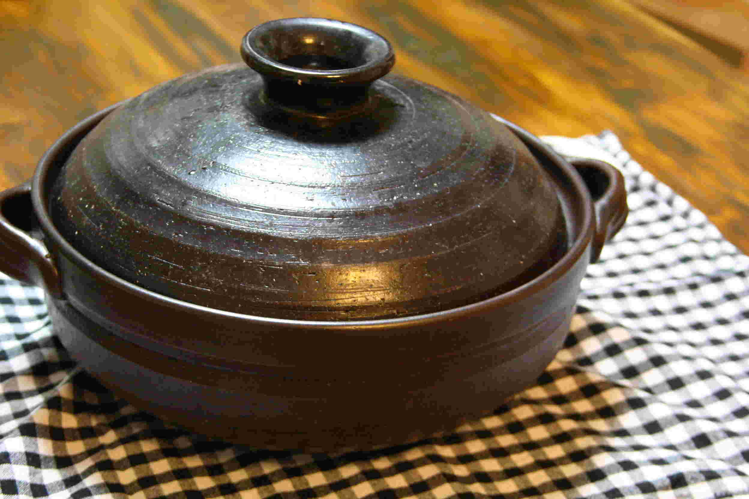 佐渡磁器の鍋