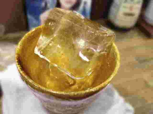 ロックで飲む焼酎は強烈なアルコールを身体に与えるので要注意