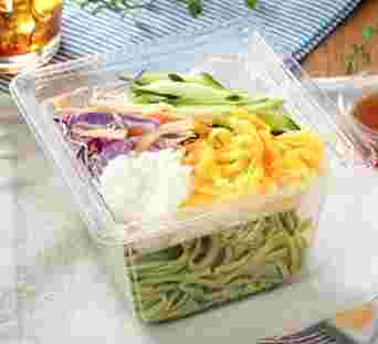 とろろ芋と野菜のほうれんそう麺サラダ