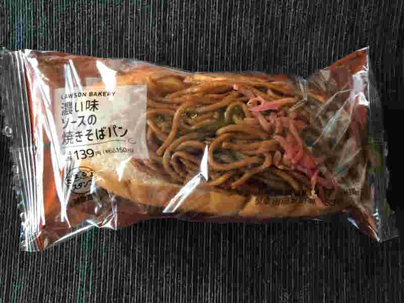 濃い味ソースの焼きそばパン