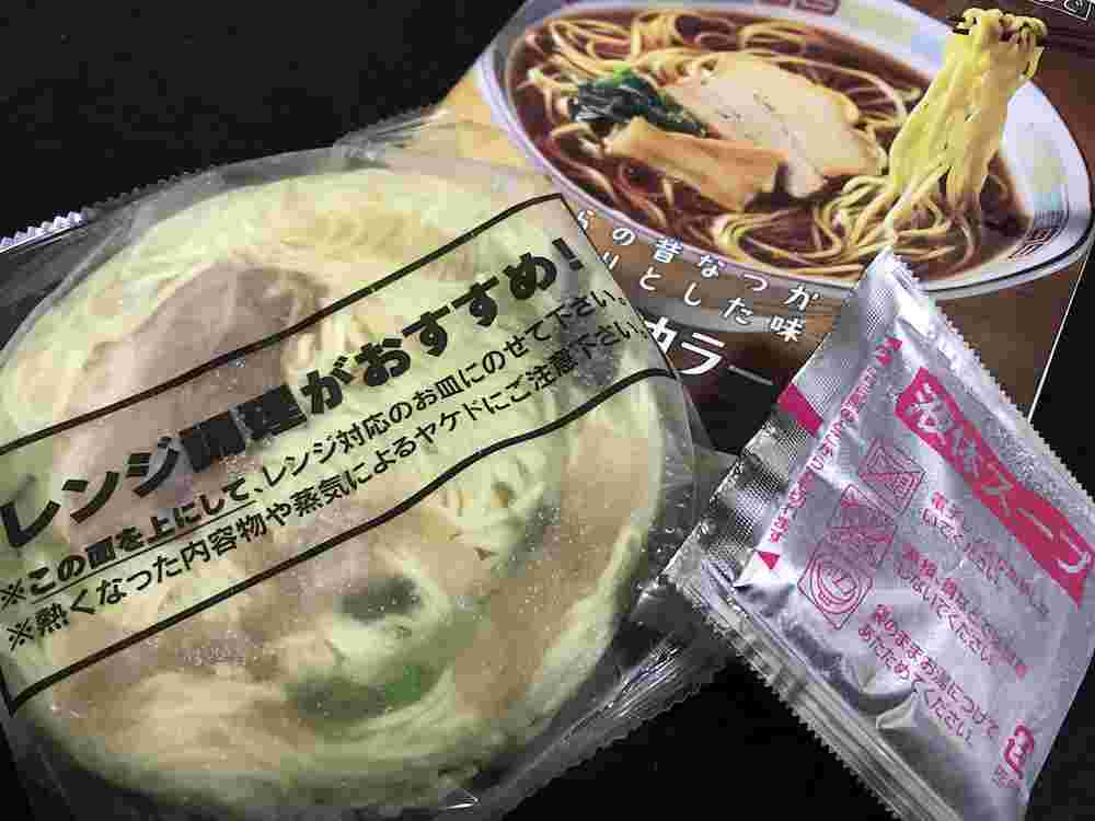 ローソンの具付き醤油ラーメンの中身