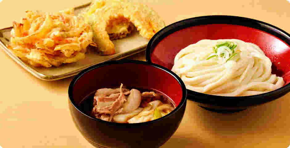 付けうどんとかぼちゃの天ぷらとかき揚げ