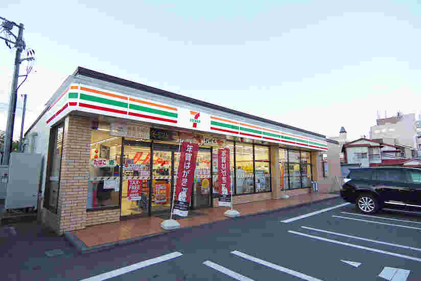 セブンイレブンの外観