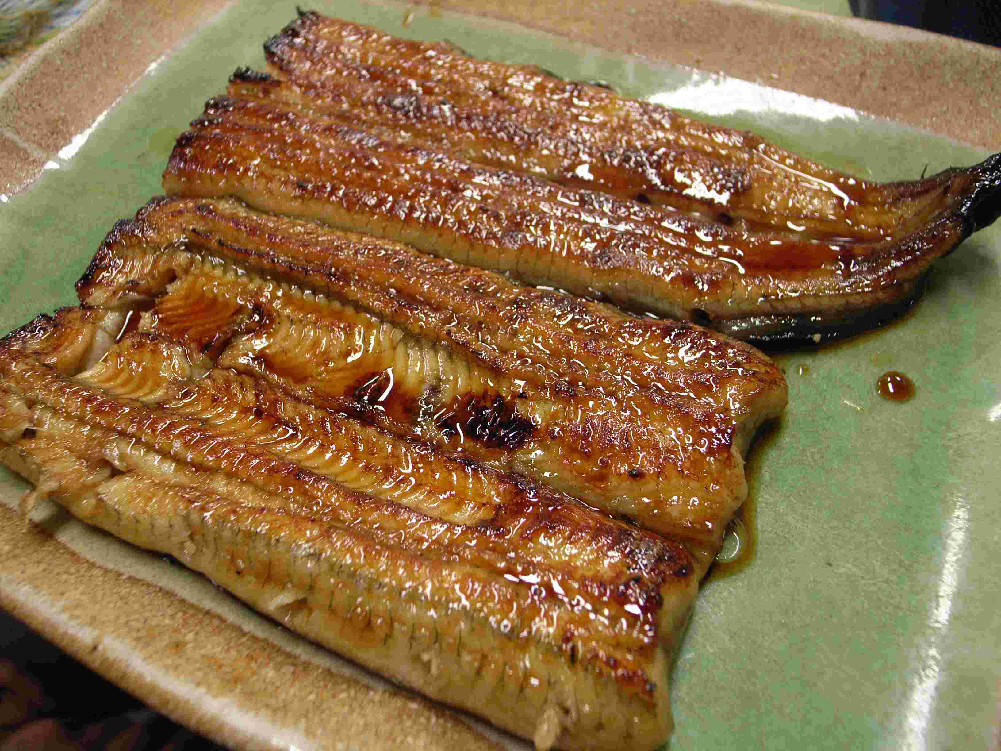 うなぎの蒲焼きの様子