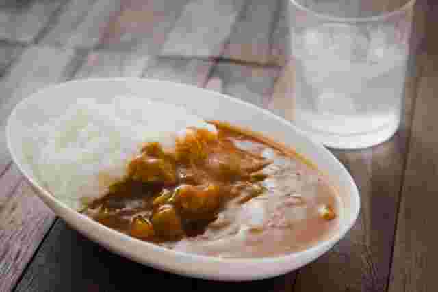 お皿に入ったカレー