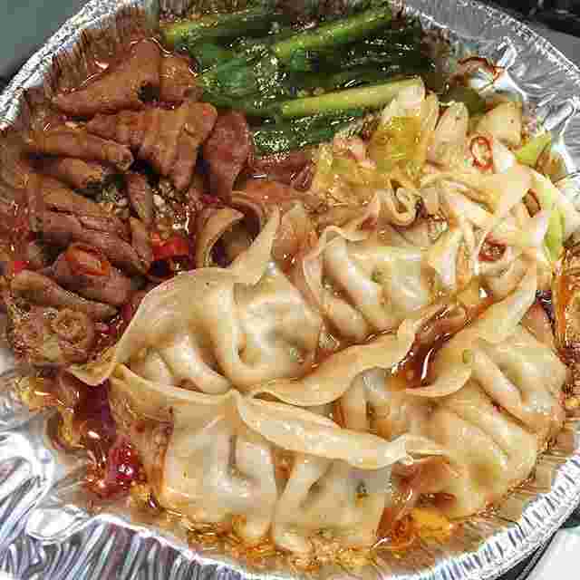 餃子入りホルモン鍋