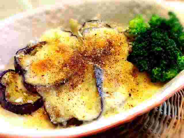 ナスとチーズ焼きの粉末醤油がけ