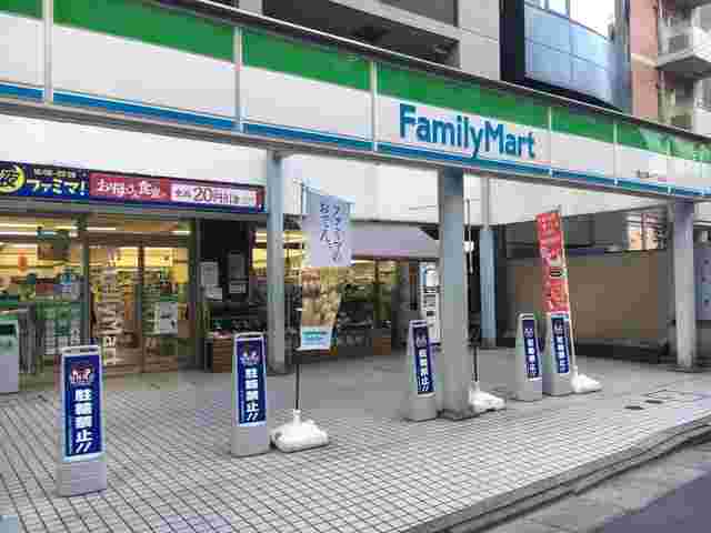 ファミリーマート外観