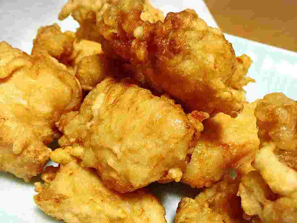 ジューシーで美味しそうな鶏のから揚げ