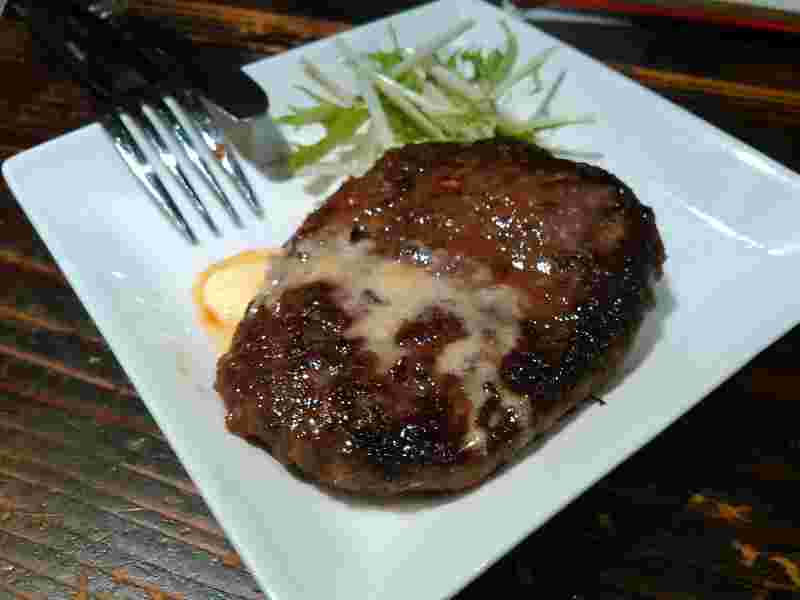ラクダのタルタルソースステーキ