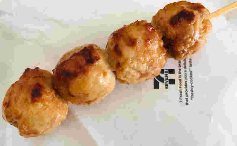セブンイレブンの炭火焼鳥つくね串4個刺し