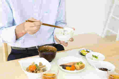 食事をとっている様子