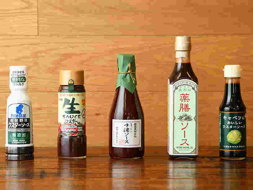 ウスターソースや中濃ソースなどいろいろなソース