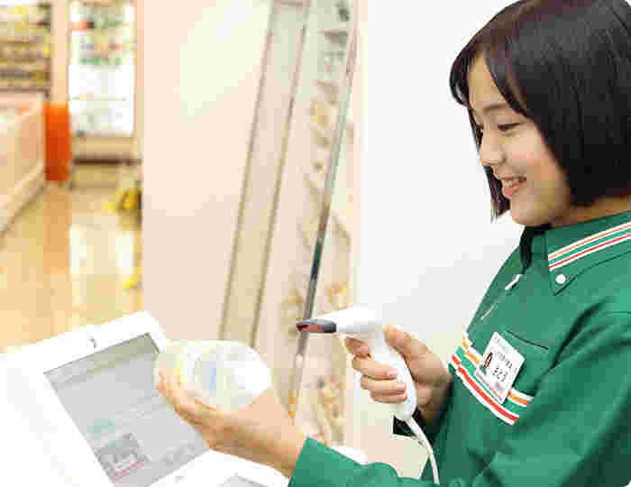 セブンイレブン店員