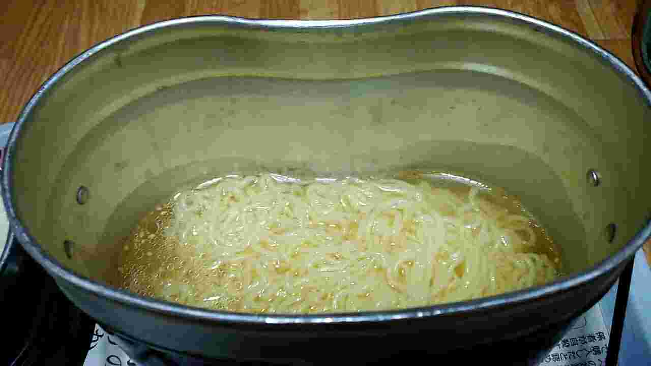 飯盒で作ったラーメン