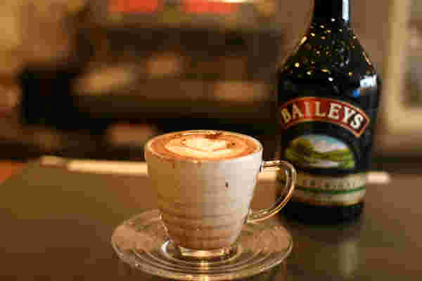 ベイリーズのホットコーヒーカクテル